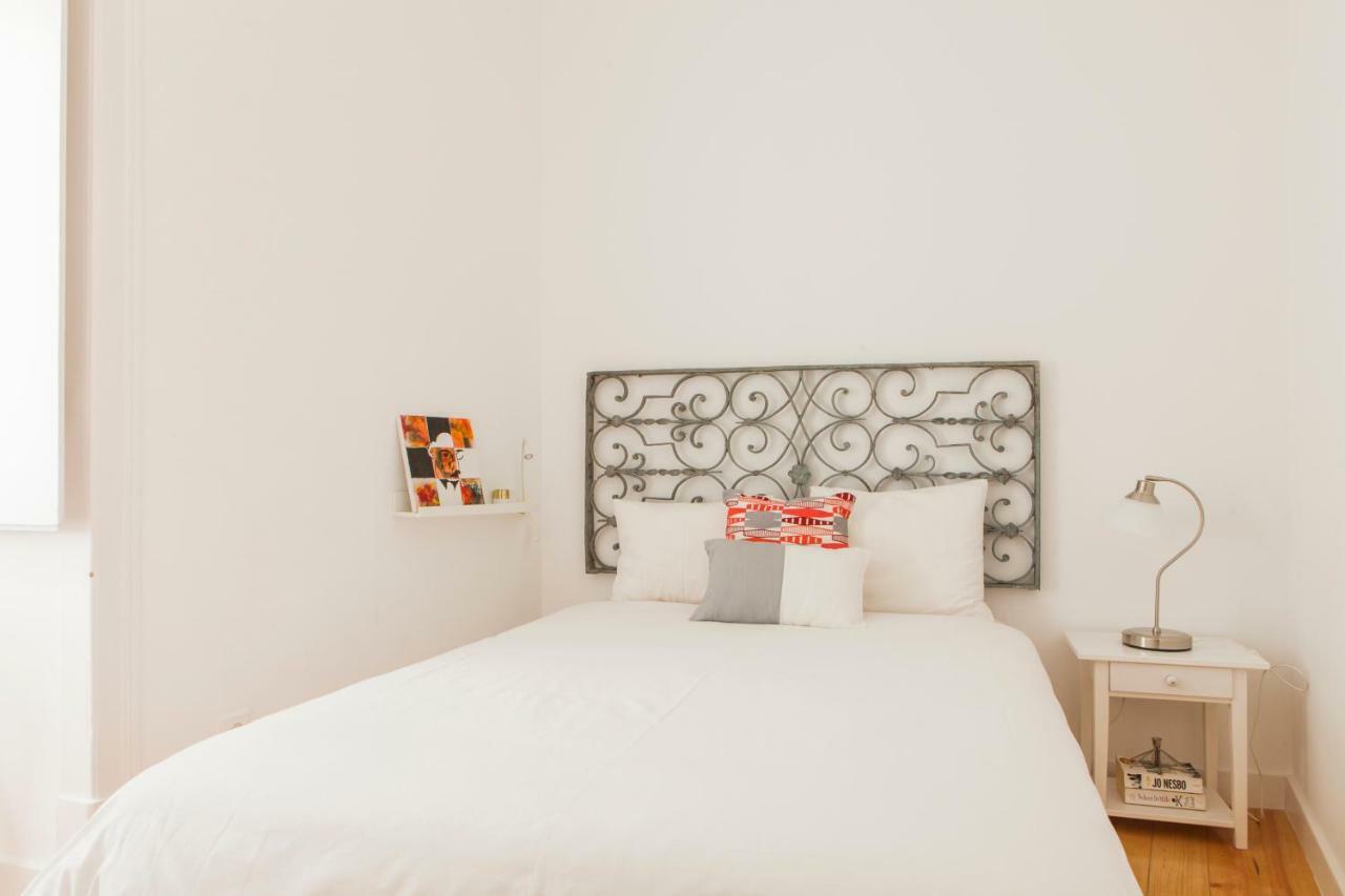 Cozy 1St Floor Flat Central Chiado District With Balconies And Ac 19Th Century Building Лиссабон Экстерьер фото