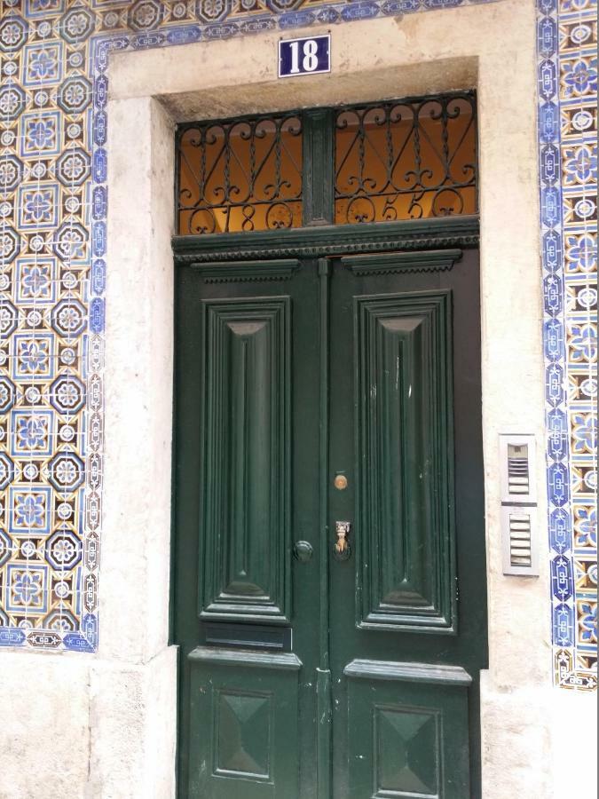 Cozy 1St Floor Flat Central Chiado District With Balconies And Ac 19Th Century Building Лиссабон Экстерьер фото
