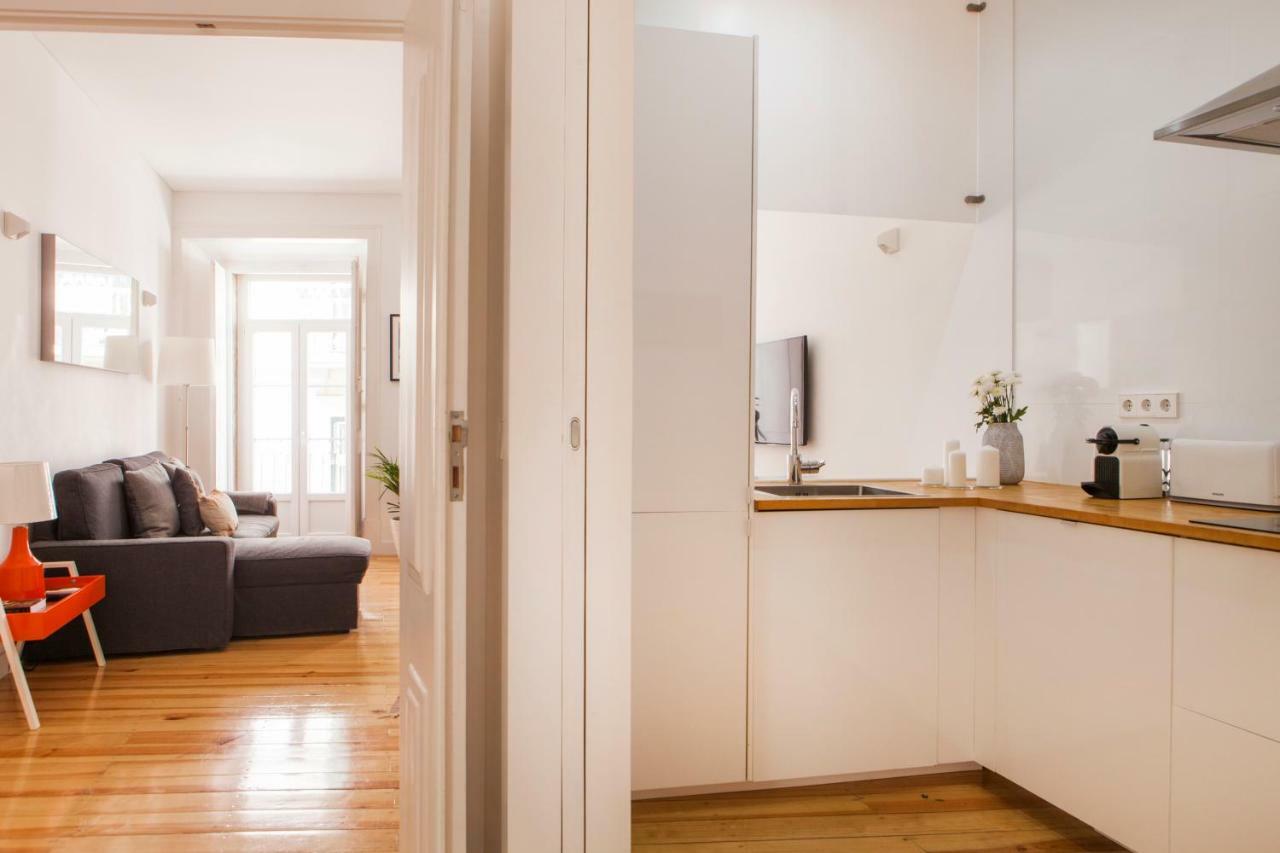 Cozy 1St Floor Flat Central Chiado District With Balconies And Ac 19Th Century Building Лиссабон Экстерьер фото