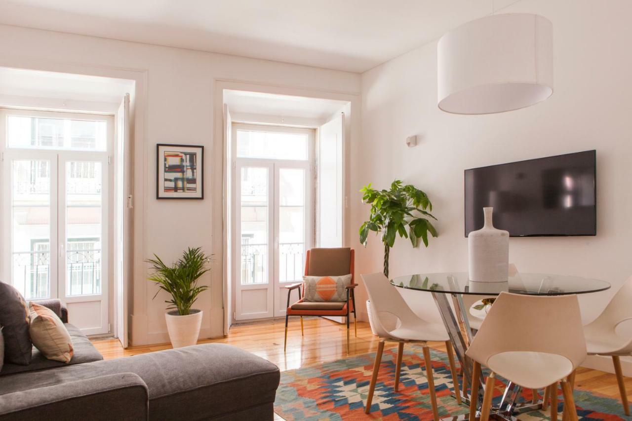 Cozy 1St Floor Flat Central Chiado District With Balconies And Ac 19Th Century Building Лиссабон Экстерьер фото